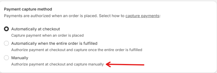 Configuración de Shopify Payments que muestra el método de captura de pagos configurado en Manualmente